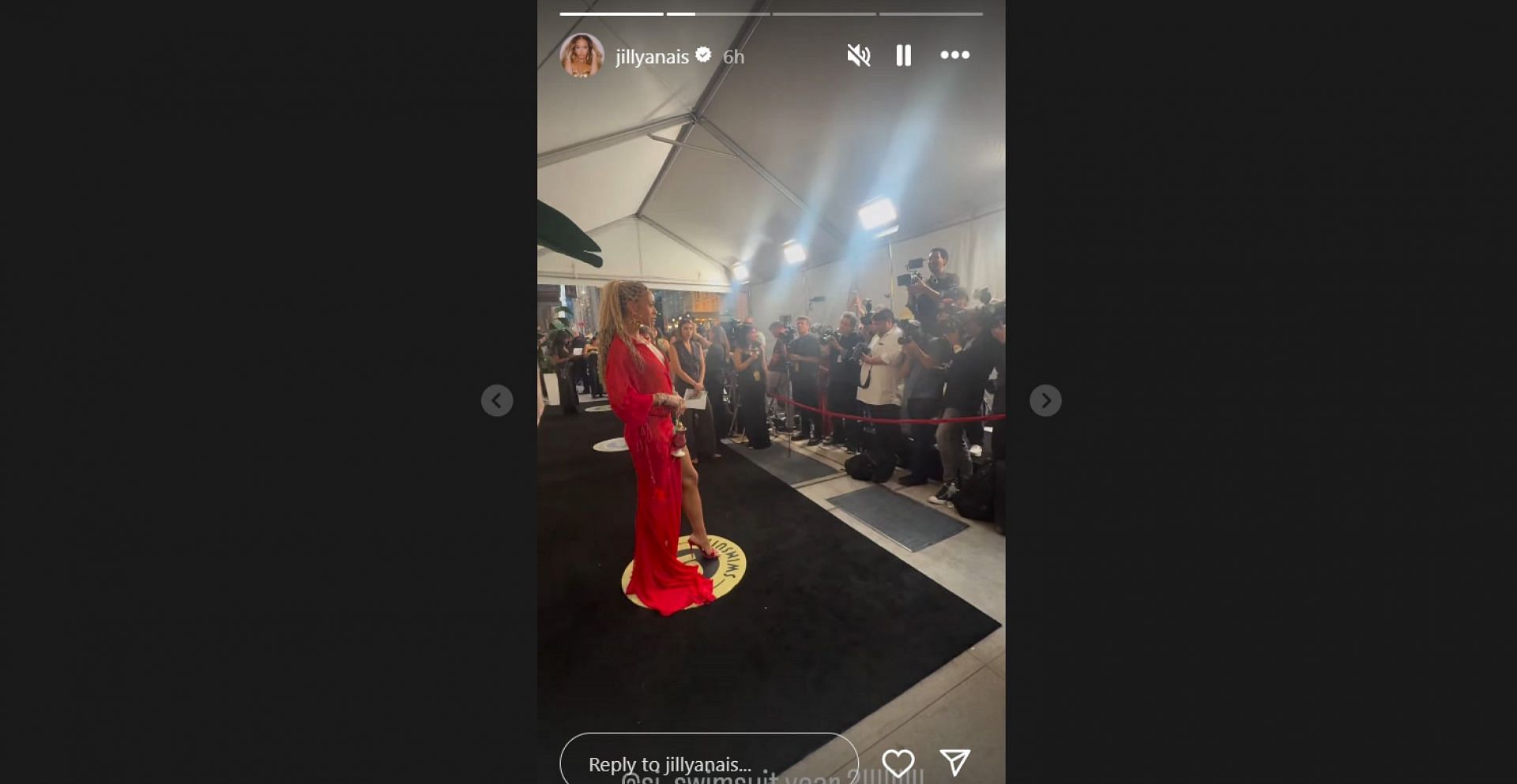 Deshaun Watson’s fiancée glams up in stunning red dress at SI Swimsuit event/@jillyanais